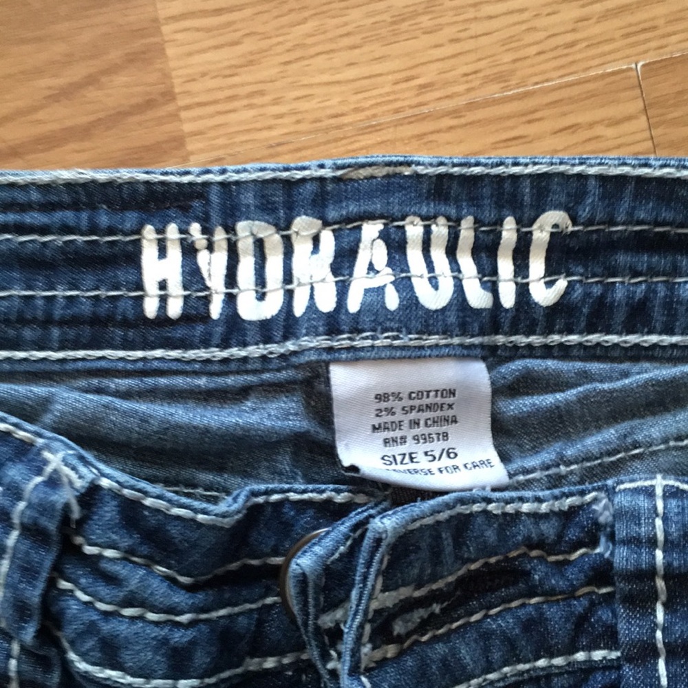 Capris - Picture 3 of 4